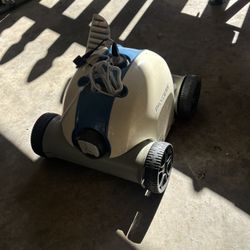 Robot Pool Vacuum 