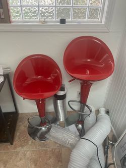 Adjusting bar stools