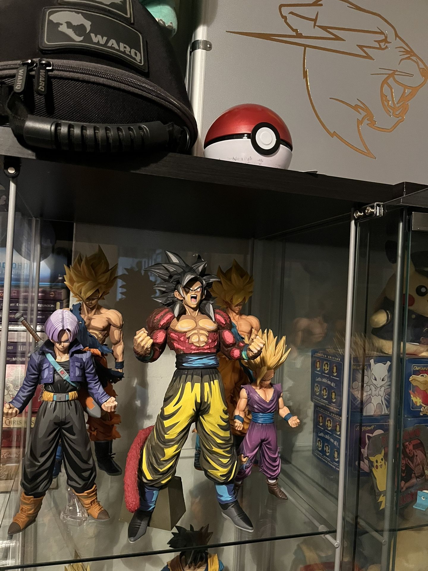 Dragon Ball Z Goku Statue