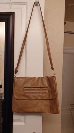 Shoulder/cross-body tablet and laptop bag