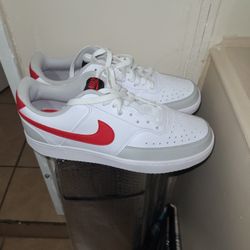 Nike Court Visión Size 11 