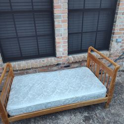 Wooden furniture available toddler bed with mattress included CAMITA PARA SU Bebe