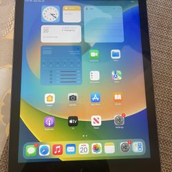 Fully Functional. iPad 6th Gen 32gb.  No Cracks 