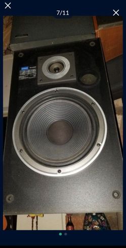 Bookshelf speakers priced per pair