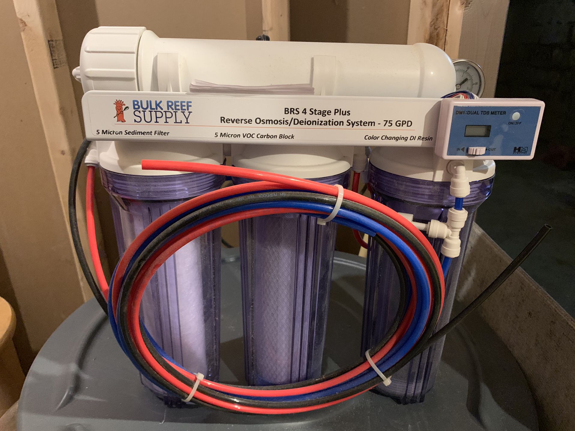 Reverse osmosis water filter for fish tank water