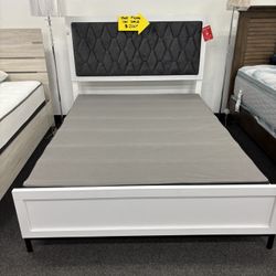 FLOOR SAMPLE BED ON SALE $200