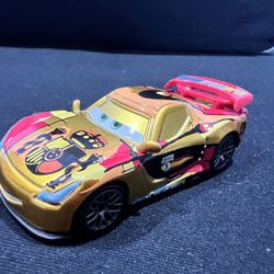 DISNEY PIXAR CARS - MIGUEL CAMINO GOLD CAR 1:55 DIECAST