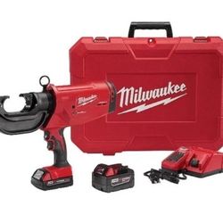 The Milwaukee 2779-20 M18 18V Lithium-Ion Cordless Force Logic 750 MCM Crimper is a high-quality too