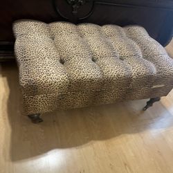 Sillón Storage De Leapardo antiguo 