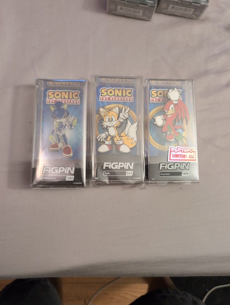 3 Sonic Figpins New Locked