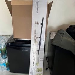 Lithonia Lighting LTIKFLRM LED Series Track Kit 44-in 3-Light Brushed Nickel