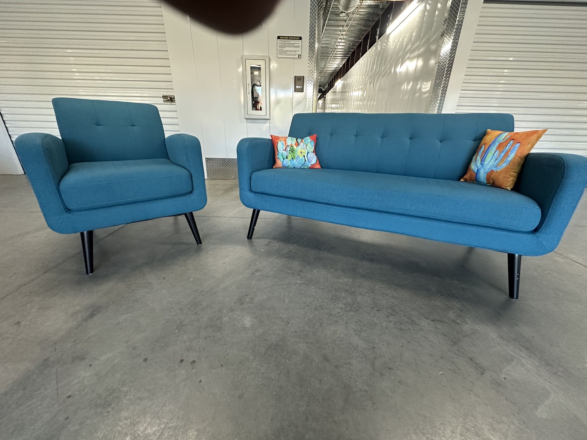 MCM Living Room Set FREE DELIVERY π