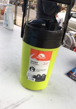 Igloo sport beverage cooler 1/2 gallons
