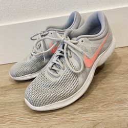 Nike Revolution 