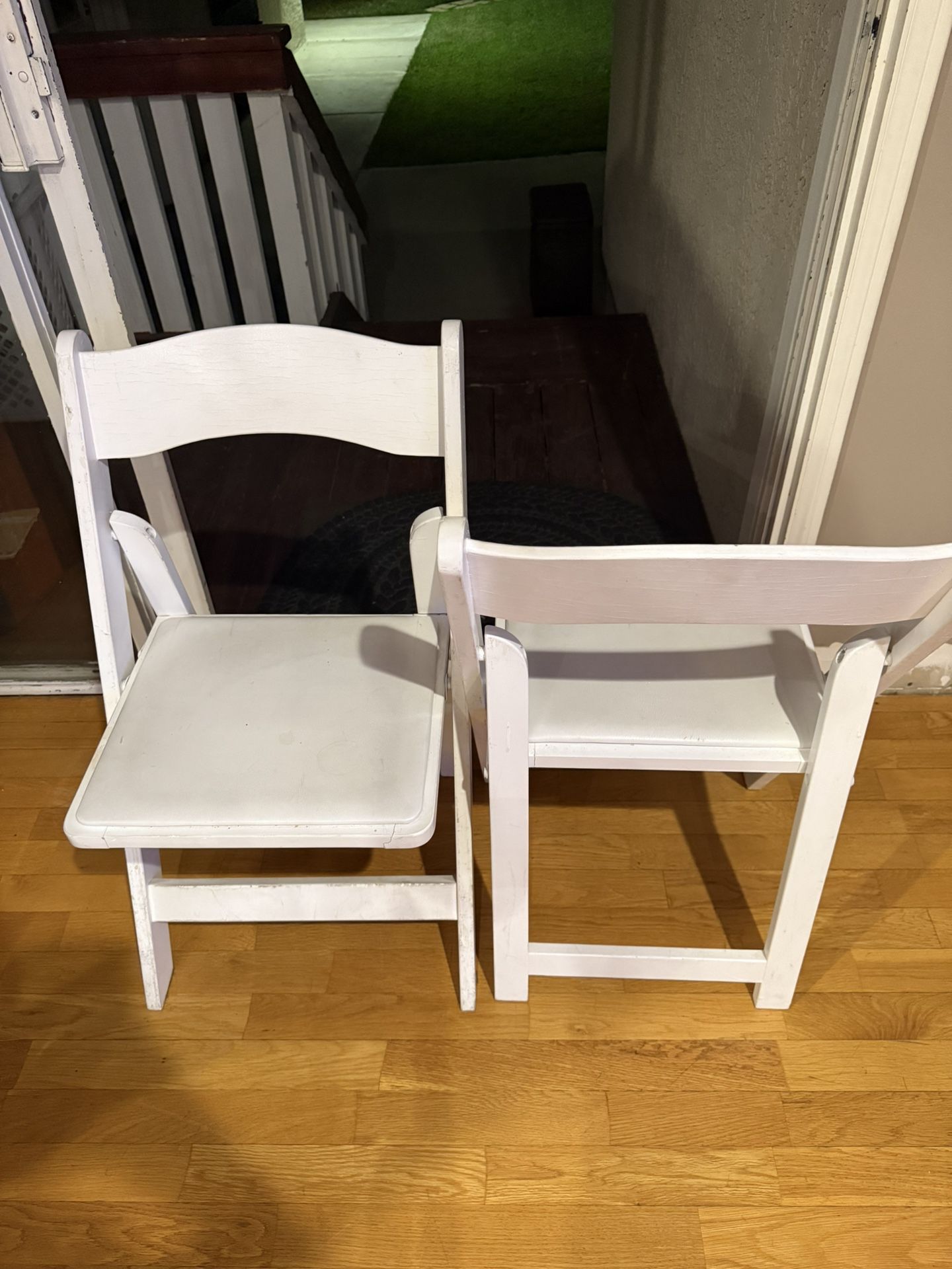 Wooden White Folding Chair