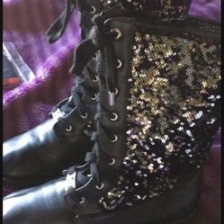 Michael Kors girls boots size 5 perfect for a inexpensive gift