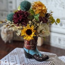 👢Boot Floral Arrangement 