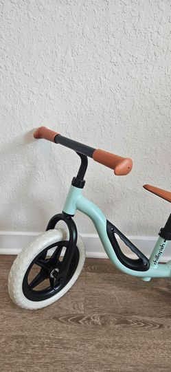 Kids balancing bicycle. Brand: Chillafish