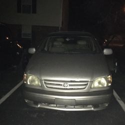2004 Toyota Sienna