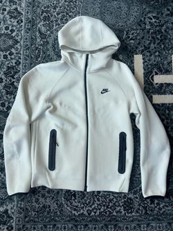 Nike Men’s Tech Fleece Hoodie Medium Ivory
