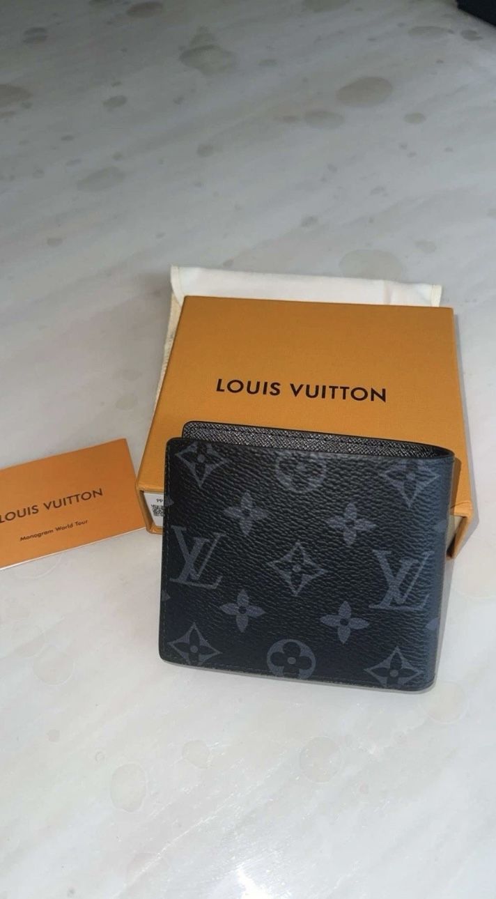 LV Wallet Men’s