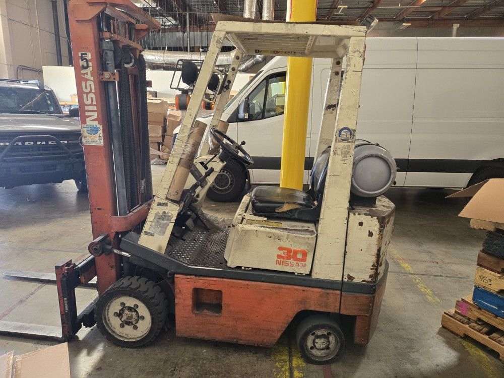 Nissan Propane Forklift 2750 LBS Capacity