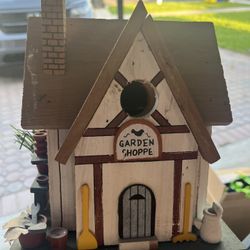 Birdhouses (4). 10 Each/4 For $35