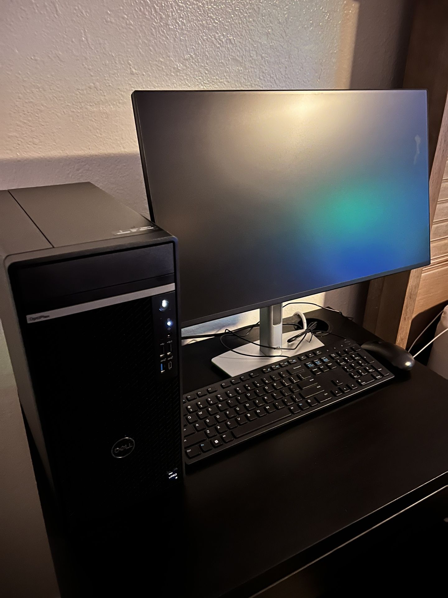 Dell Desktop Tower (14th Gen i5) + 24β Monitor β Like New!