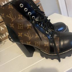LV Boots Size 37=7