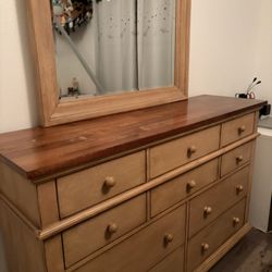 Dresser With 2 Nightstands 
