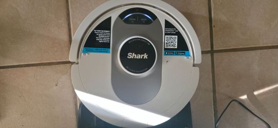 Shark AI Laser Navigation Robot Vacuum