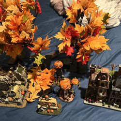 Halloween Town Collectible Light Houses And Trees