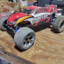 TRAXXS RUSTLER