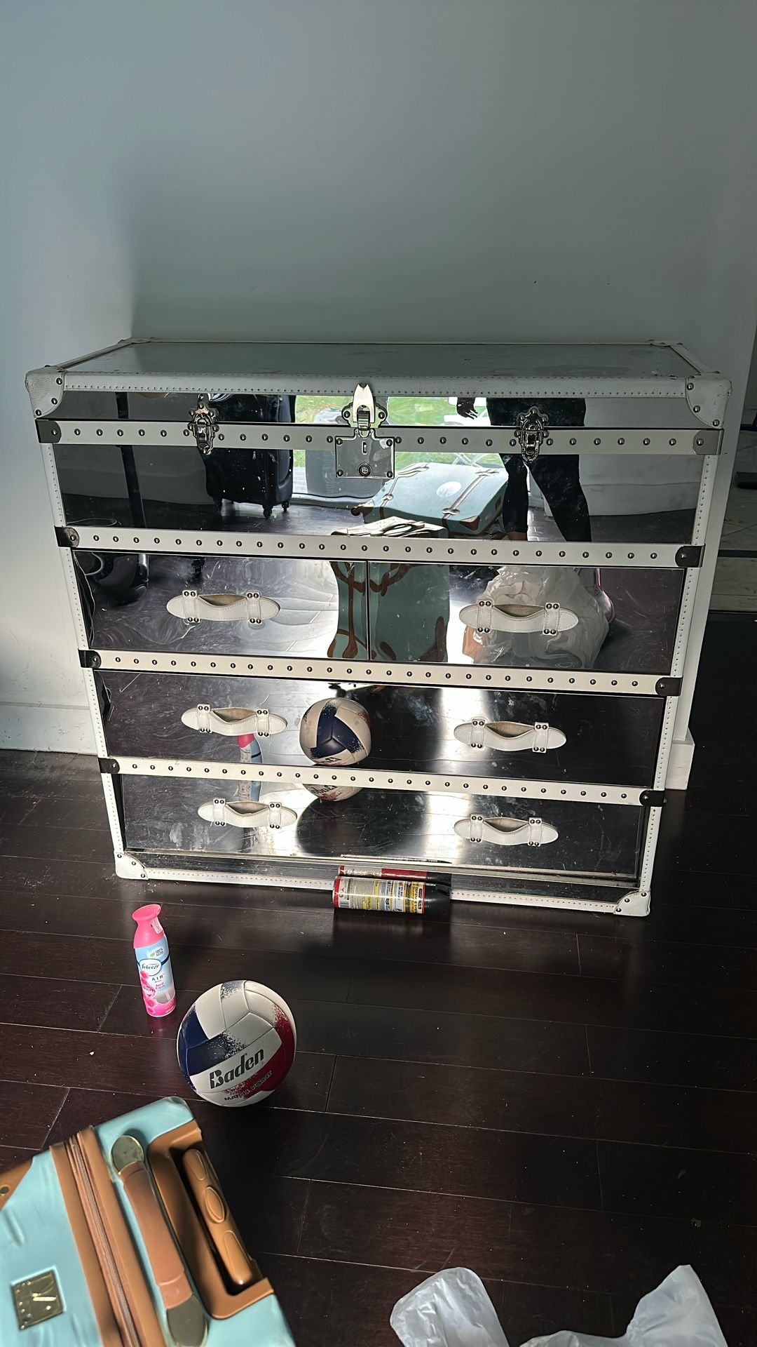 Modani Mirror Dresser