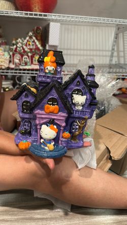 Hello Kitty Spooky Light House Halloween