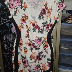 Womens XL Floral Form Fitting Dress 