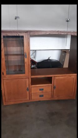 Entertainment center
