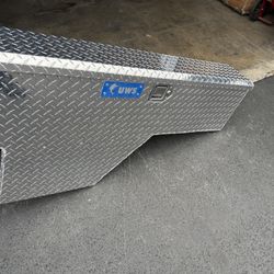 UWS Bright Aluminum 48" Passenger-Side Truck Fender Tool Box X FW-48-DS-P
