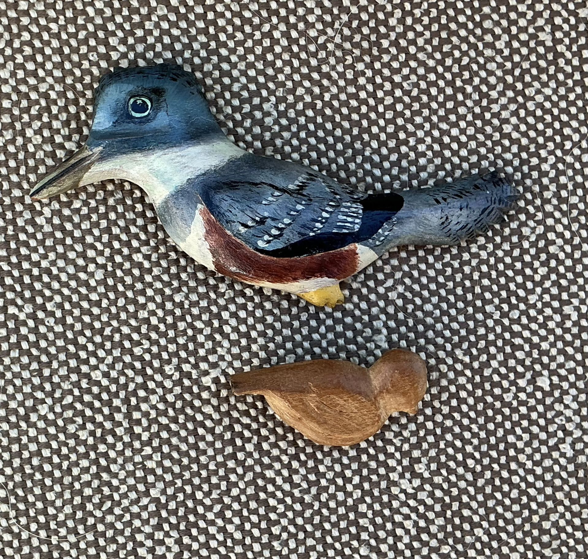 Vintage Hand-Carved Birdies Folk Art Kingfisher & Generic Pins/Brooches - Qty 2