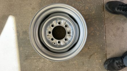 Ford Rim 16”x 7”. 1(contact info removed) F250/F350