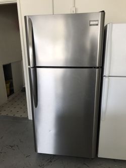 Frigidaire apartment sizes w/ice make inside