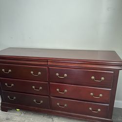 Solid Wood Bedroom Set – 3 Pieces – Must Go