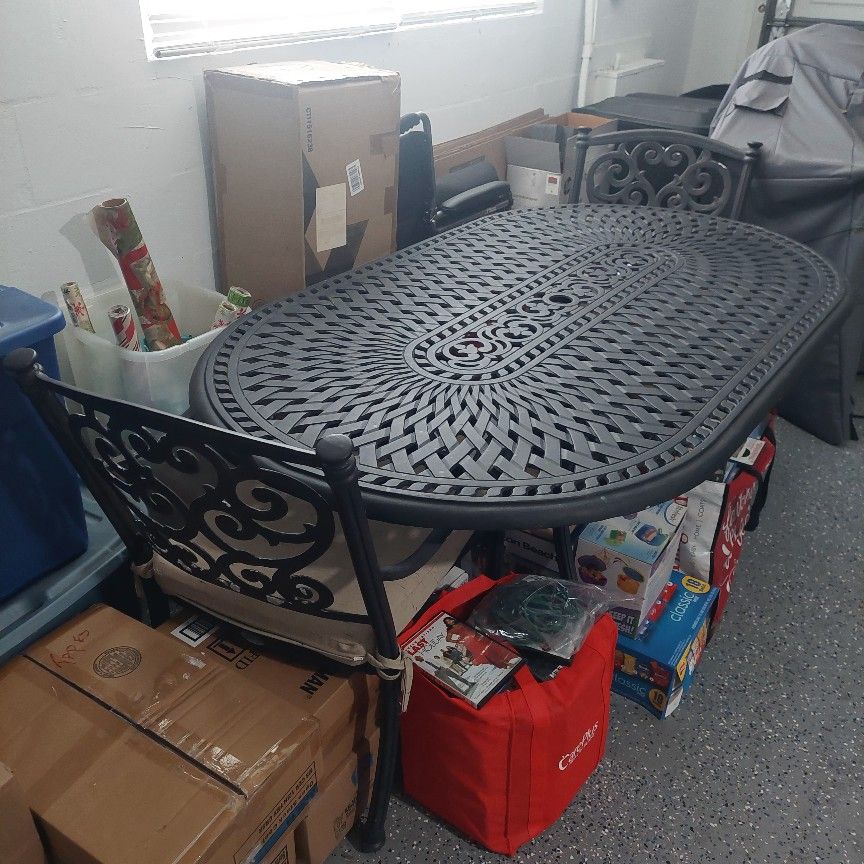 Beka Cast Aluminum Outdoor Table With 2 Chairs