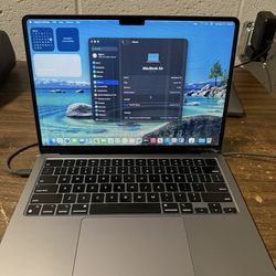 MacBook Air M2