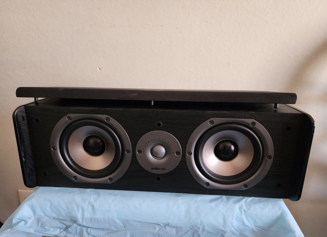 Polk Audio Center Channel Speaker. Like New