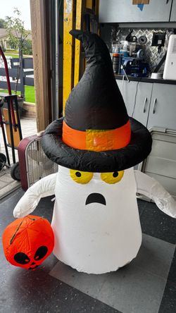 Halloween Inflatable Ghost with Witch Hat