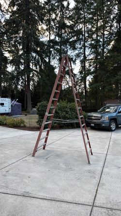 12 foot fiberglass step ladder