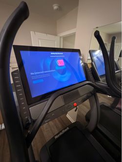 NordicTrack Commercial X32i Incline Treadmill – Excellent Condition