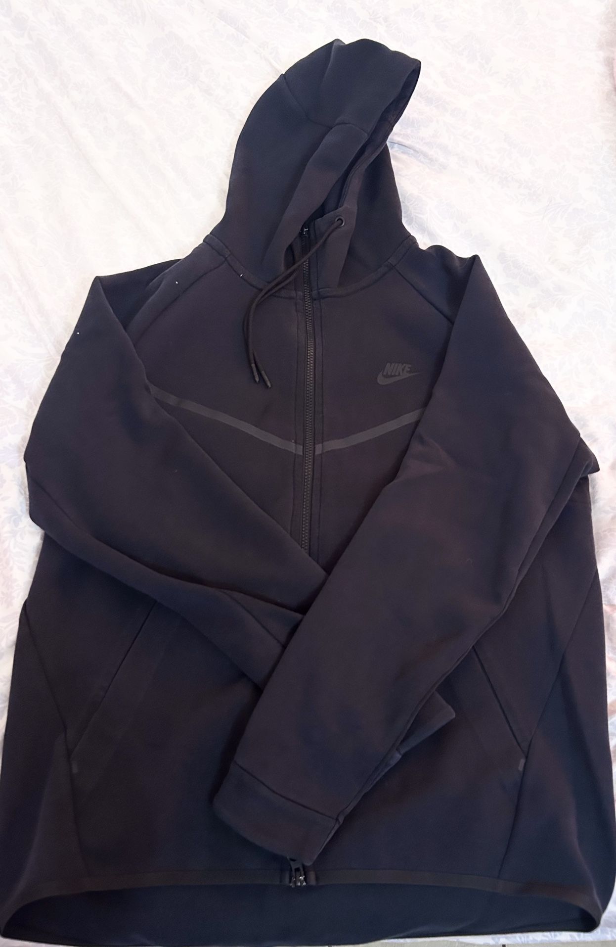 NIKE Tech Suit & Pullover Fleece Set-worn 2ce