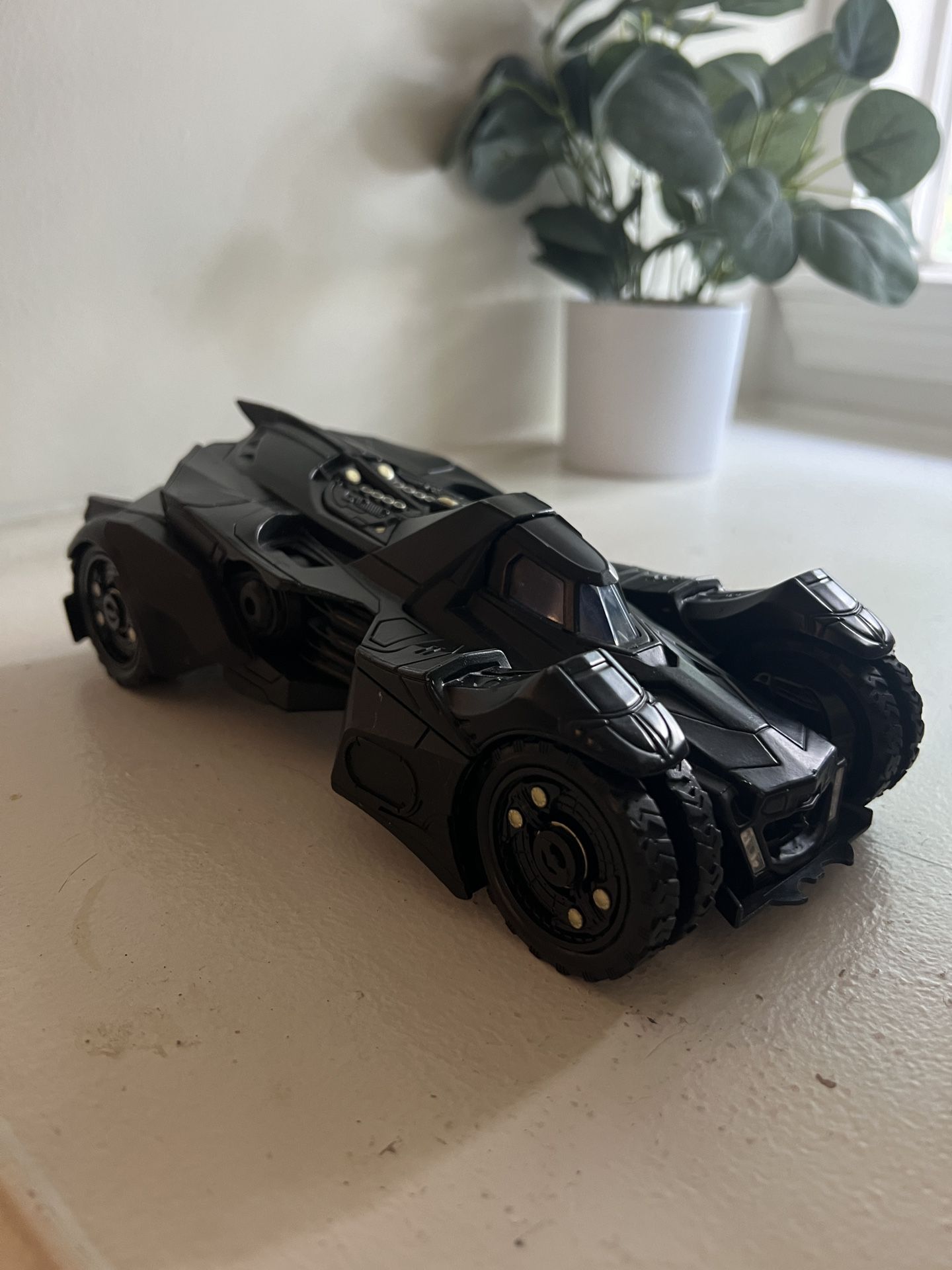 Hot Wheels Elite Batman, Arkham Knight, Batmobile Vehicle